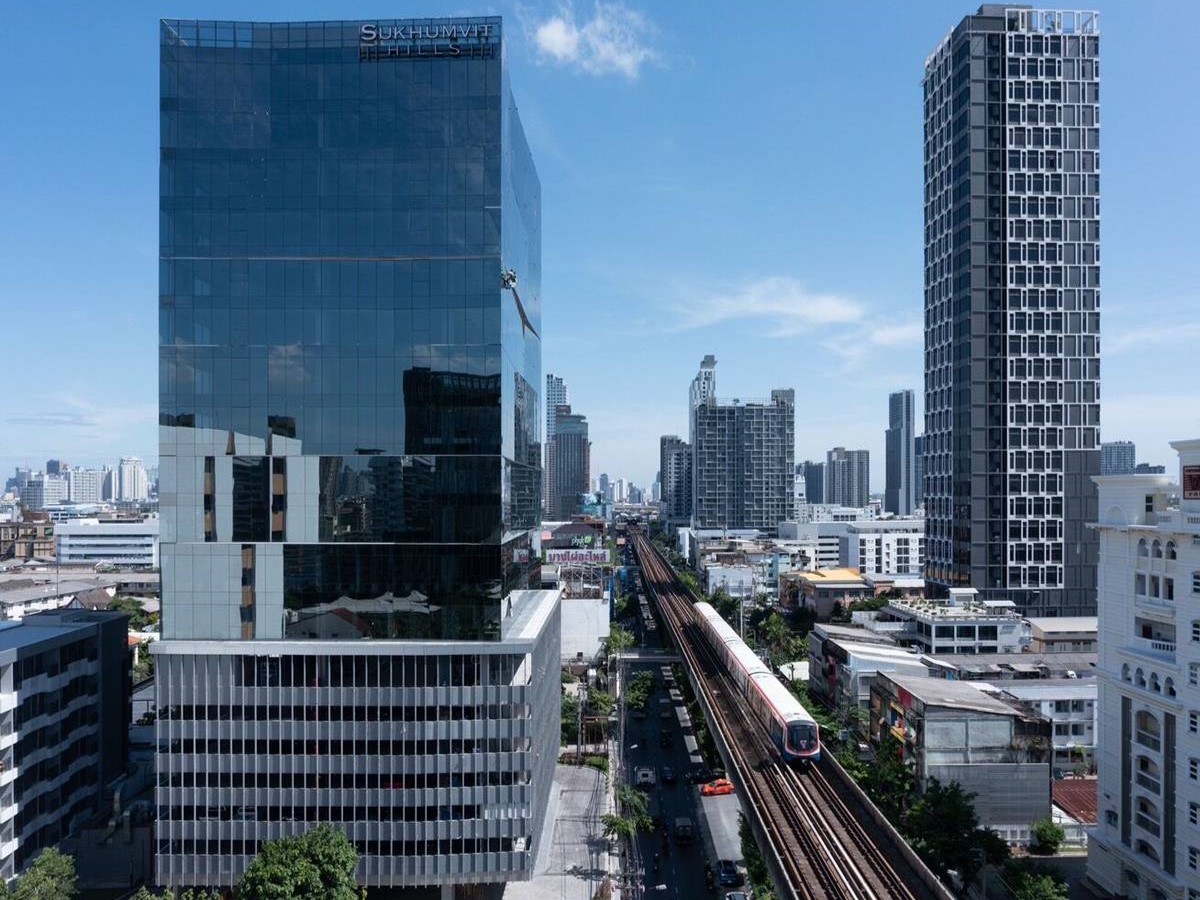 อาคารสำนักงานและที่จอดรถ 22 ชั้น